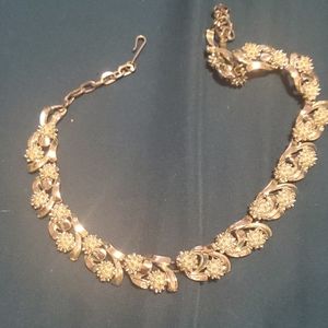 Vintage flowered solider toned necklace